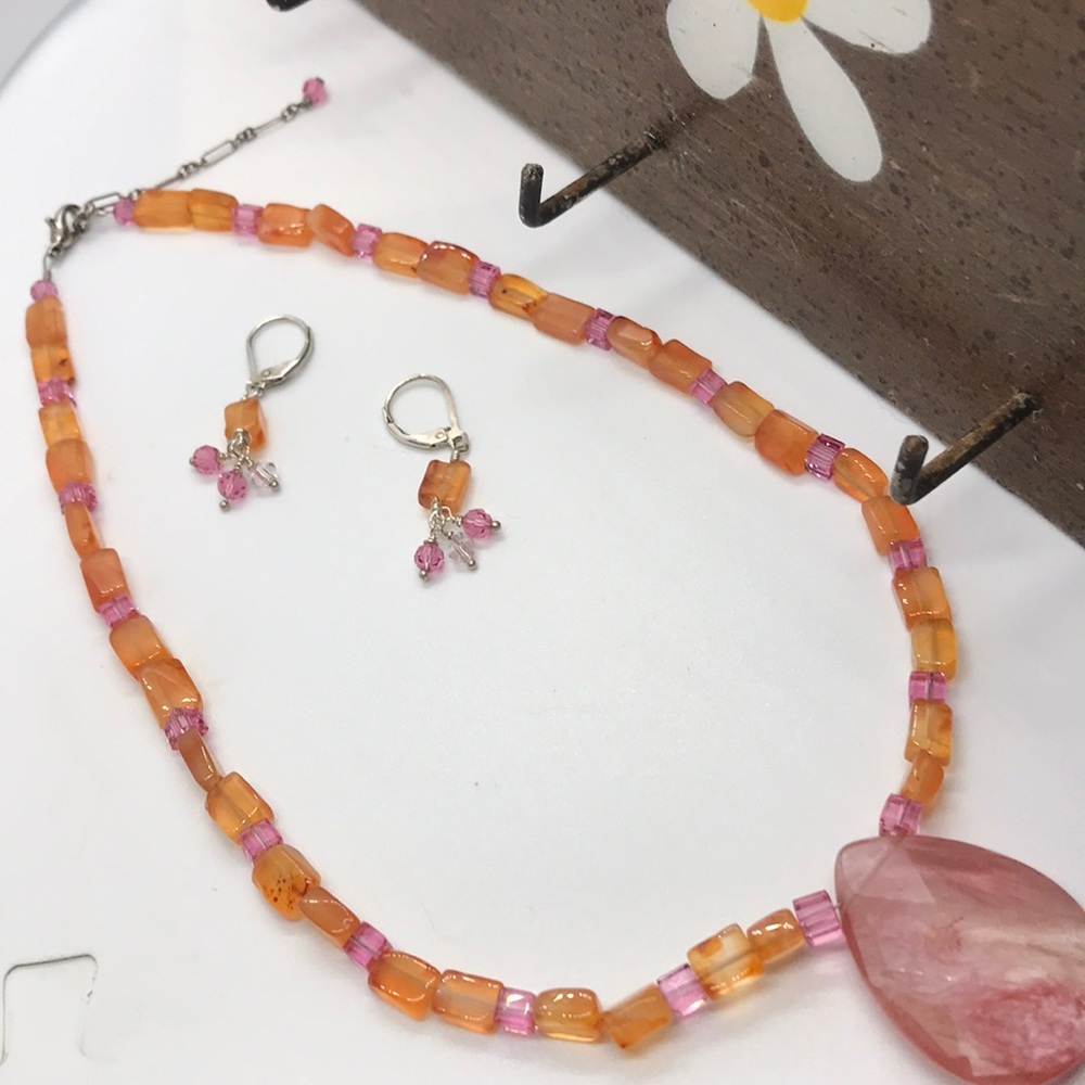 Carnelian Beads Madagascar Rose Pendant Set